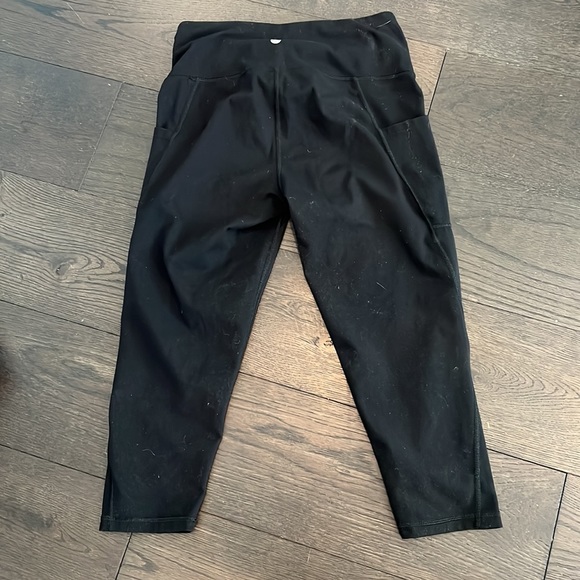 Basic Black yoga pants by HEATHYOGA size Medium - Picture 4 of 4